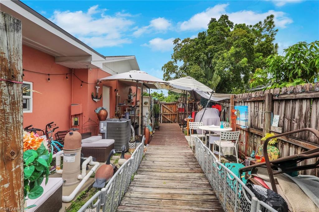 Side yard walkway
