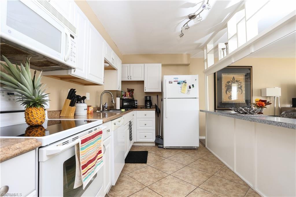 4901 Victoria DR 204 photo 6