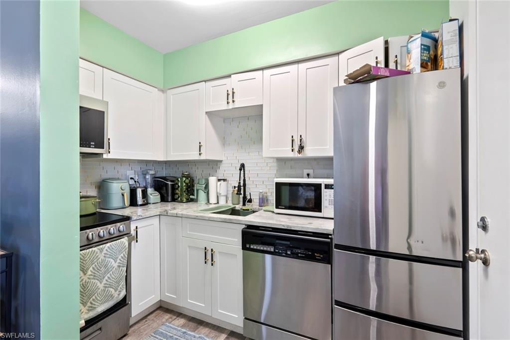 167 Collier BLVD V9 photo 6