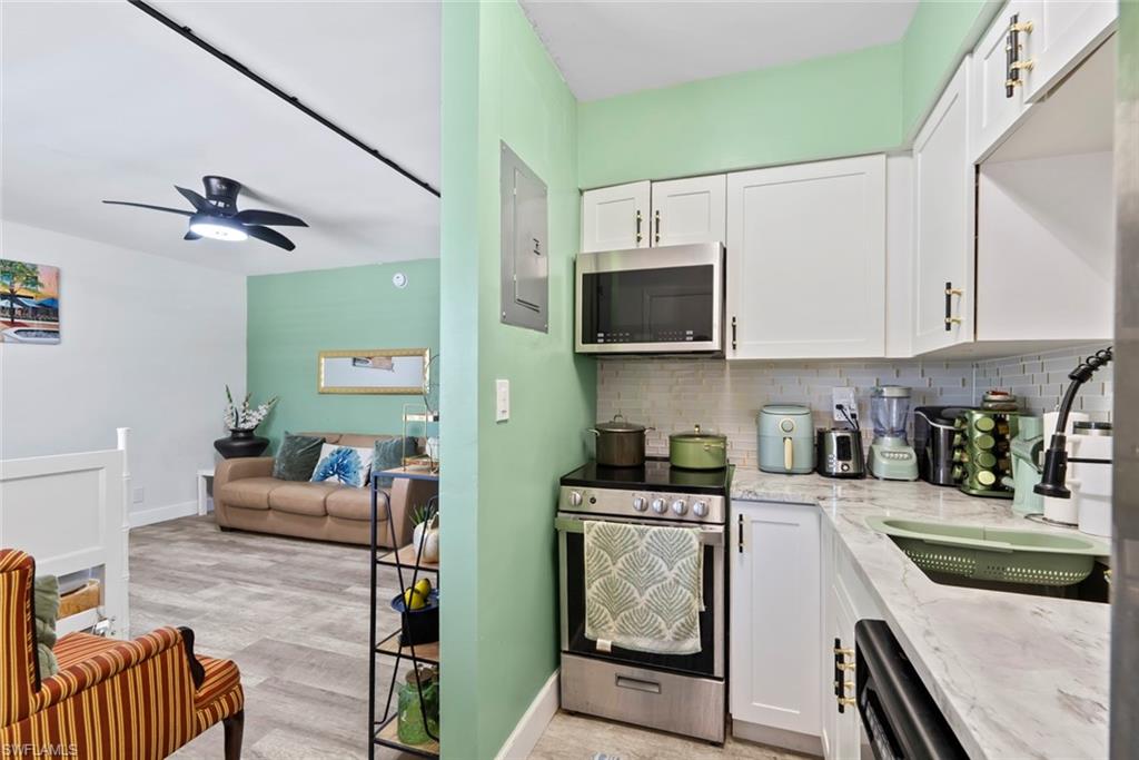 167 Collier BLVD V9