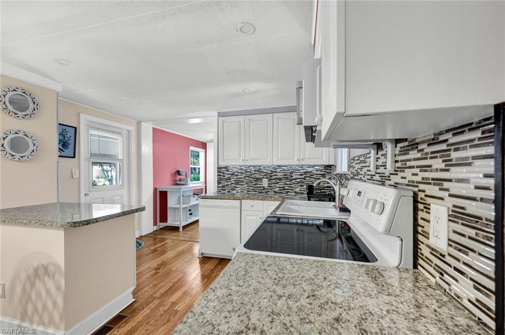 522 Menton LN