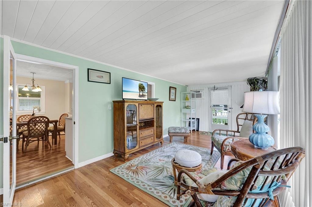 522 Menton LN photo 11