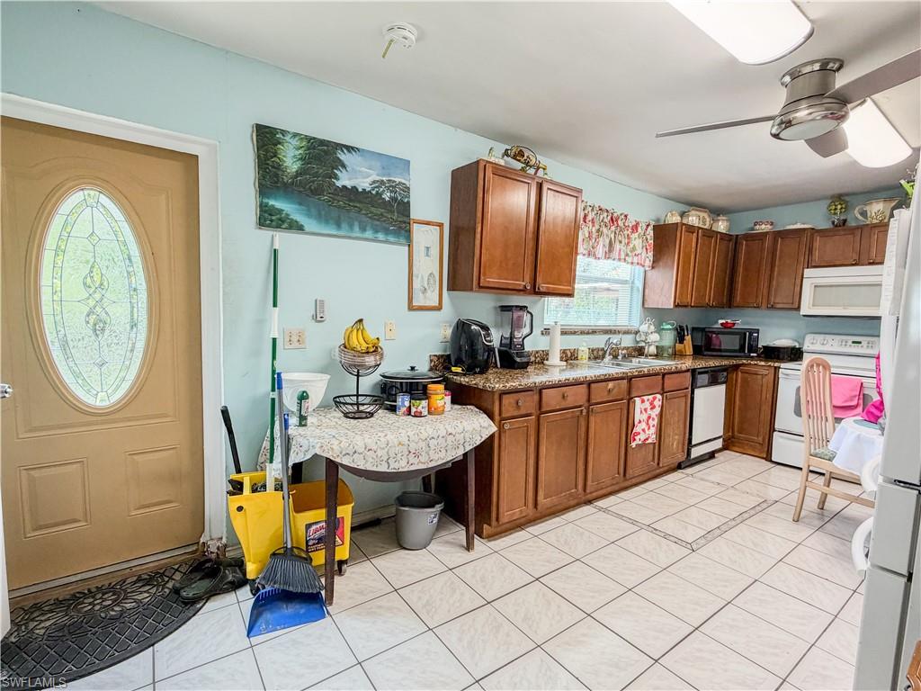 4000 Outer DR photo 9
