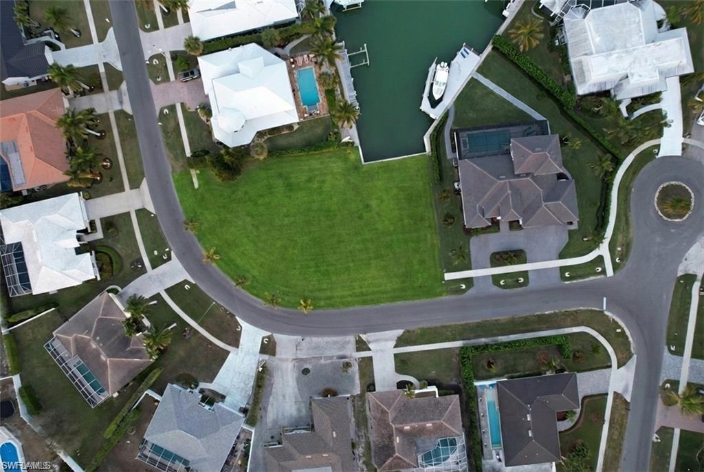 711 Fairlawn CT