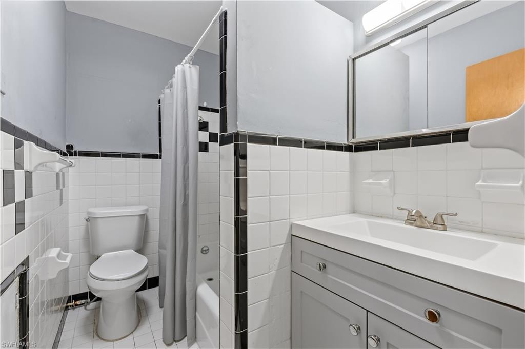 4220 Deleon ST photo 24
