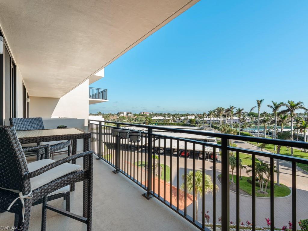 180 Seaview CT 504 photo 10