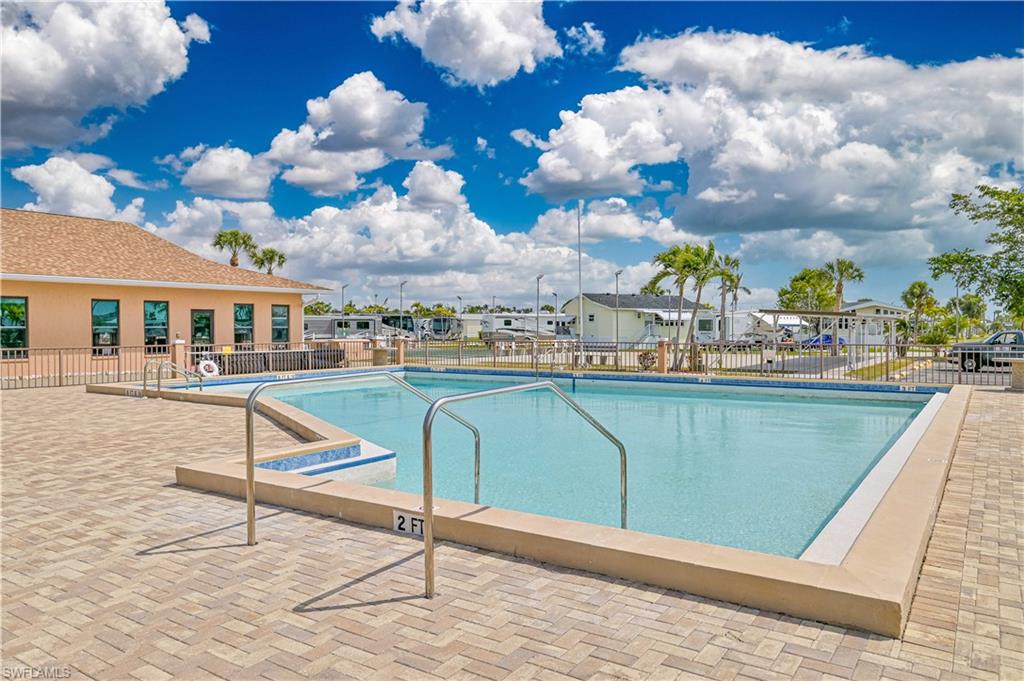 Hugge Community Pool