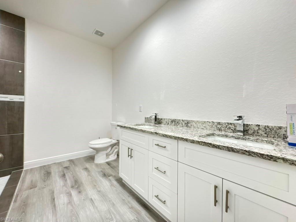 537 GREENBRIAR BLVD