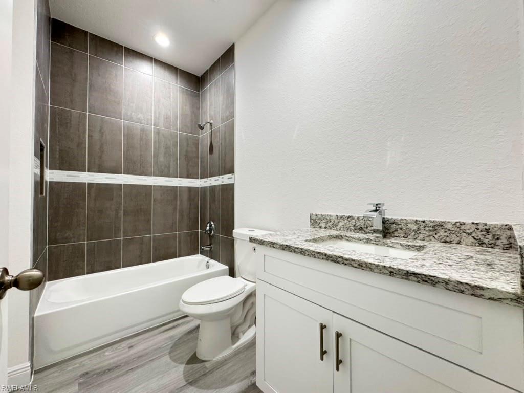 537 GREENBRIAR BLVD photo 9