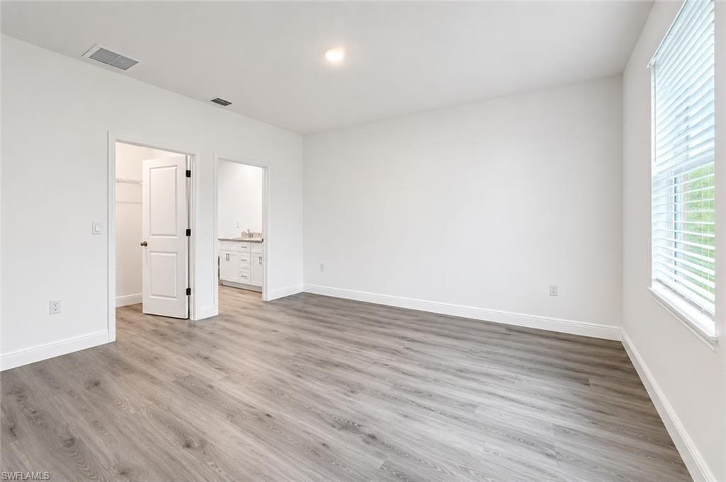537 GREENBRIAR BLVD