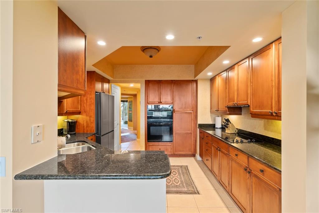 1060 Borghese LN 403 photo 16
