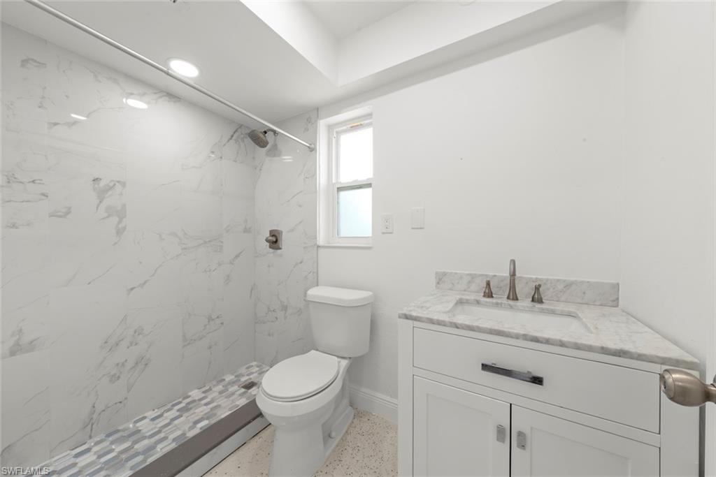 1040 Edgemere DR photo 34
