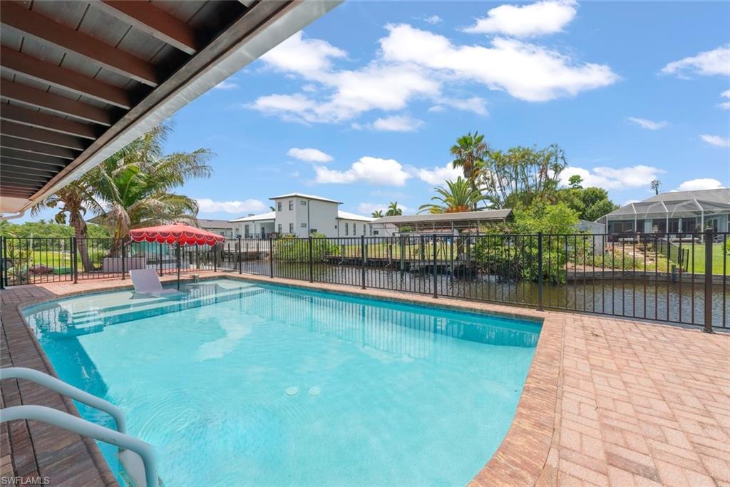 1040 Edgemere DR photo 39