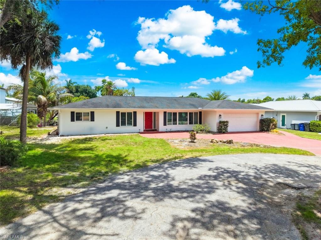 1040 Edgemere DR