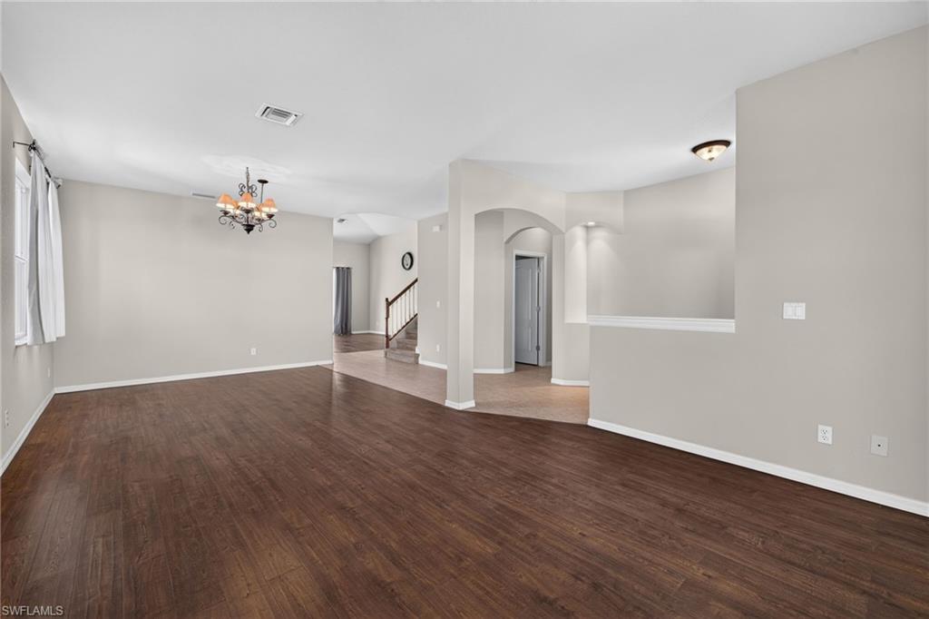 Living room/ Dining room