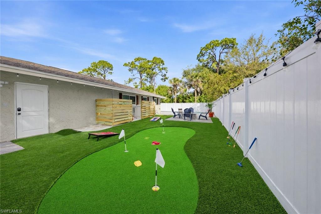 2473 Poinciana ST photo 6