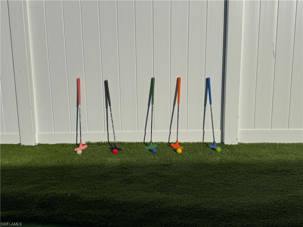 2473 Poinciana ST photo 22
