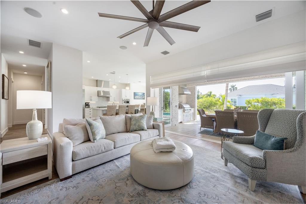 1571 Bonita LN