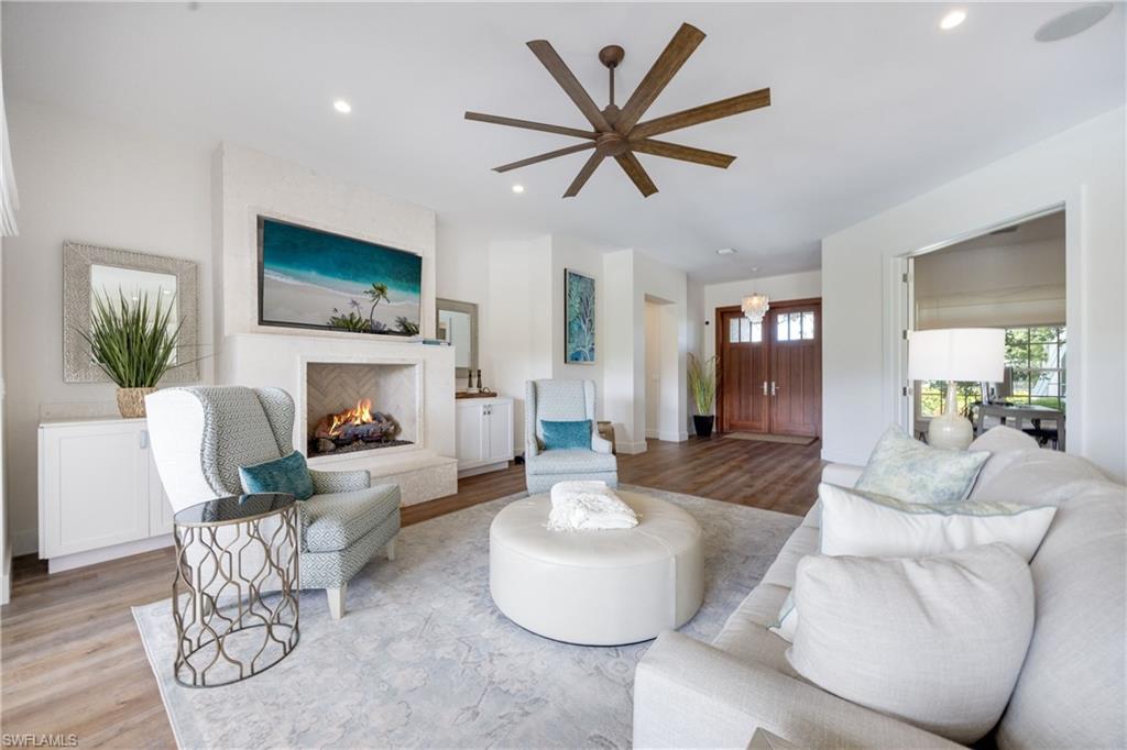 1571 Bonita LN