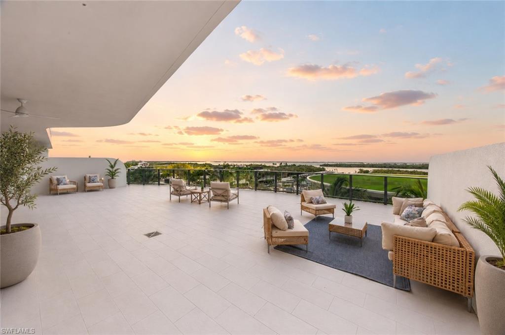 5100 Seagrass BLVD 202