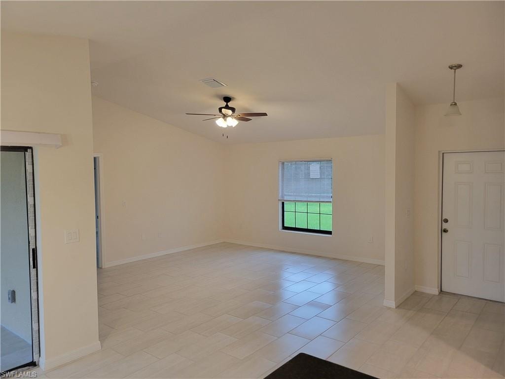 Empty room with ceiling fan