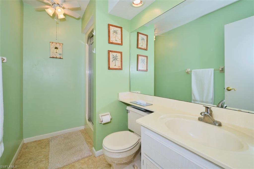 Main bathroom complete with a walk-in closet.