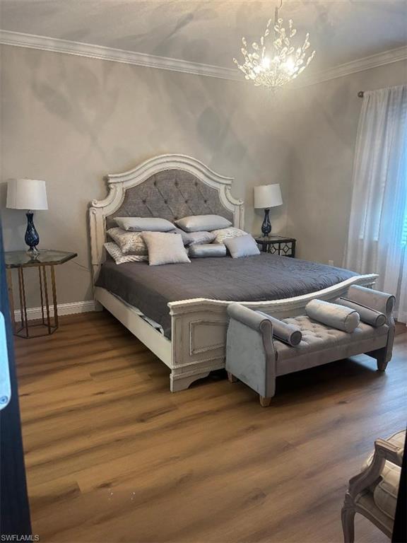 Master king bed