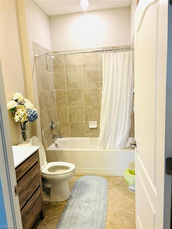 Guest bathroom shower/tub