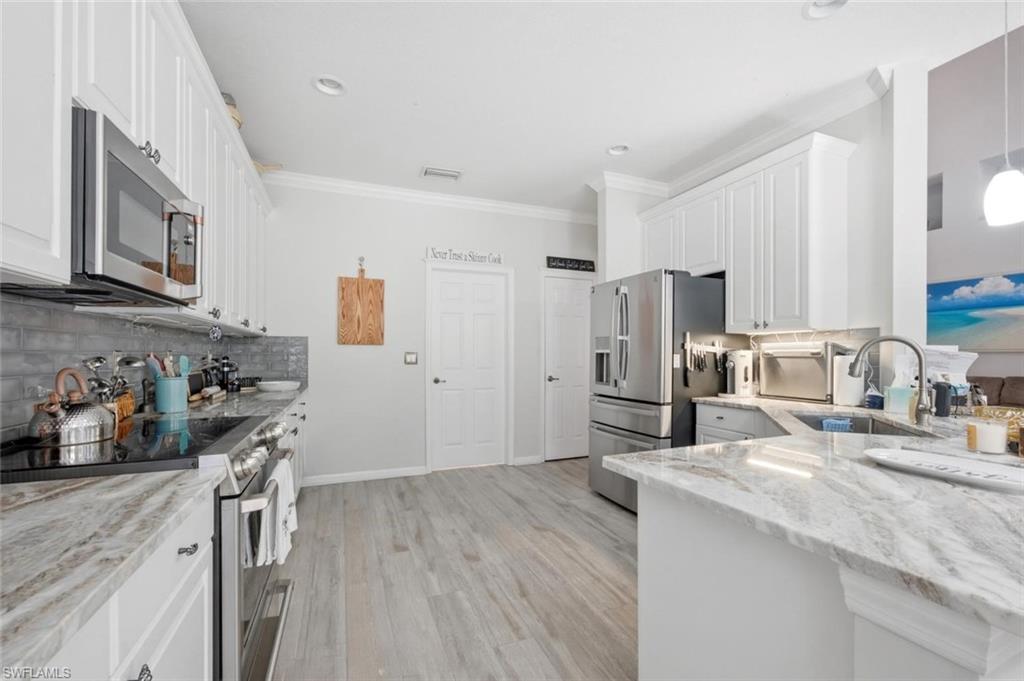 7862 Founders LN photo 12