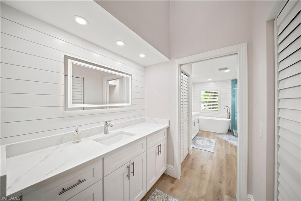248 4th AVE S D201 photo 20