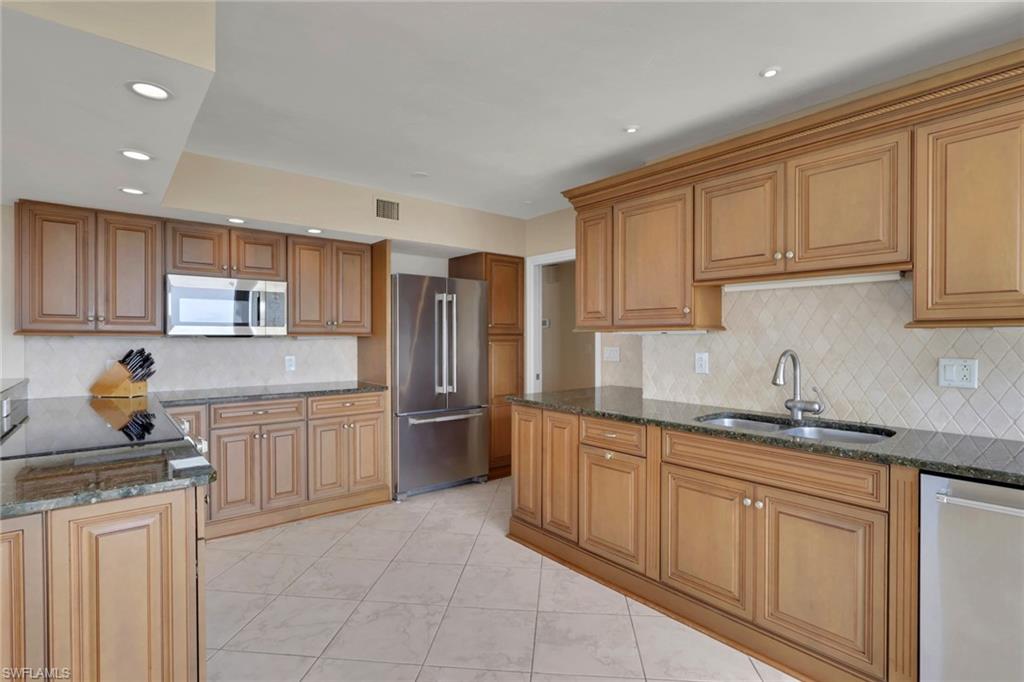 4051 Gulf Shore BLVD N 1206 photo 9