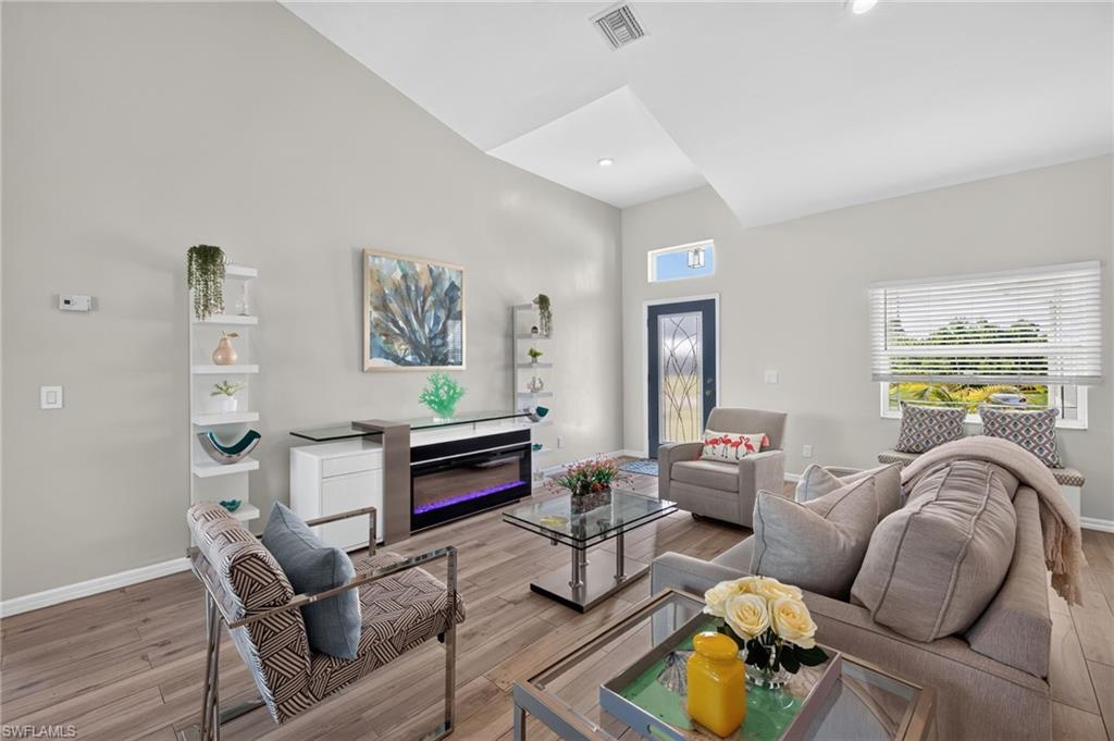 173 Peerless ST