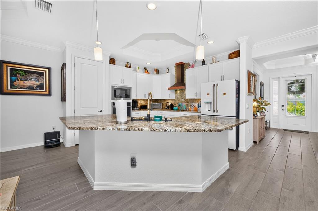 14840 Redbud LN photo 12