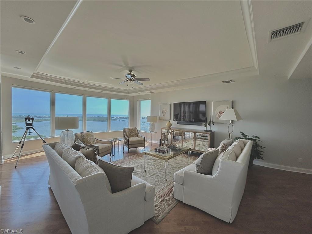 Spectacular Open Views with high ceilings