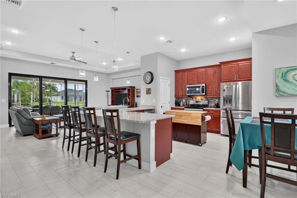 307 Gleason PKWY photo 9