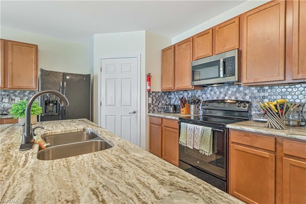 216 SW 29th ST