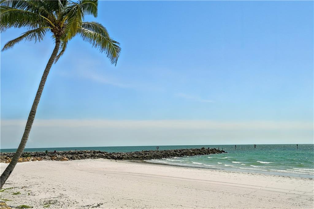 2400 Gulf Shore BLVD N 603 photo 41