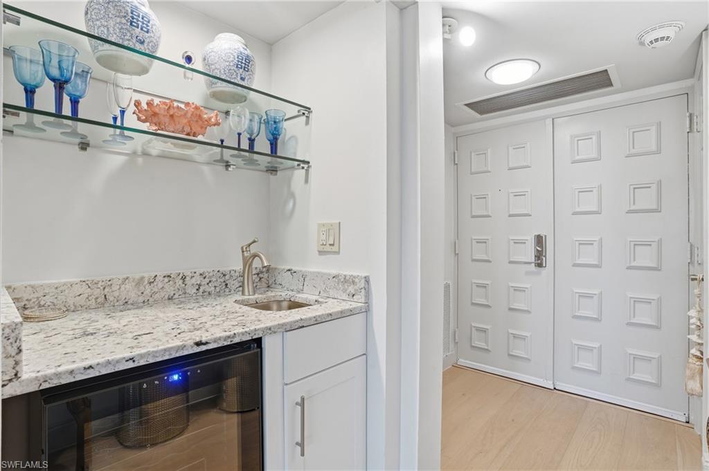 2400 Gulf Shore BLVD N 603 photo 11