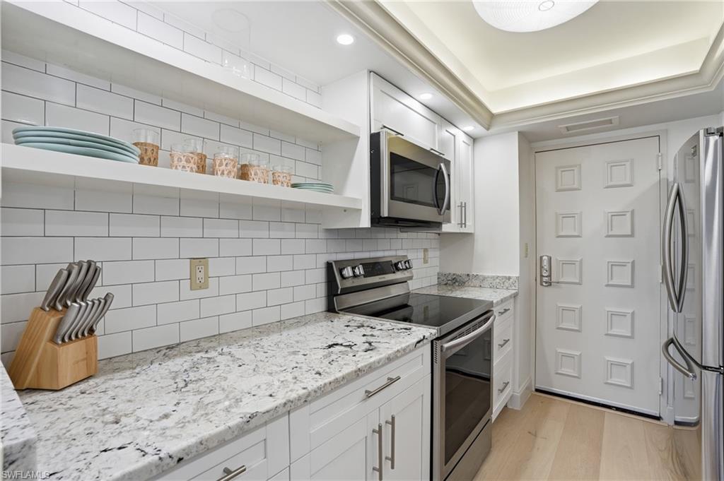 2400 Gulf Shore BLVD N 603 photo 8