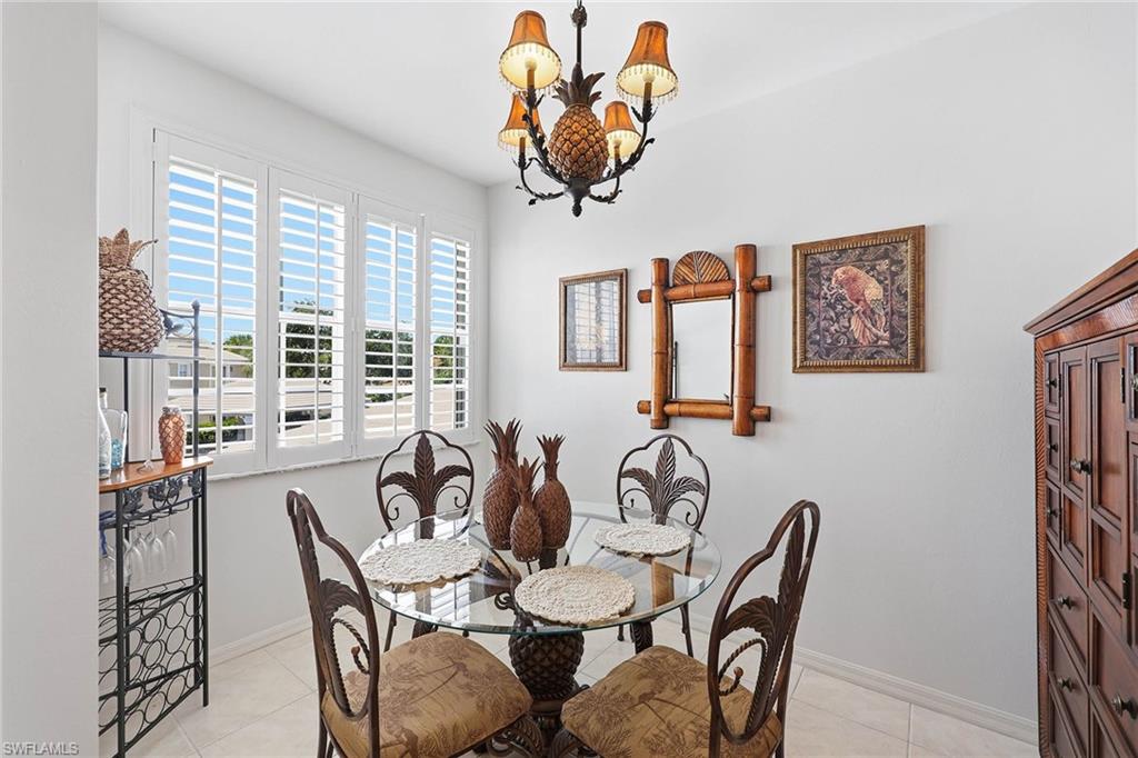 Kitchen Dining Area