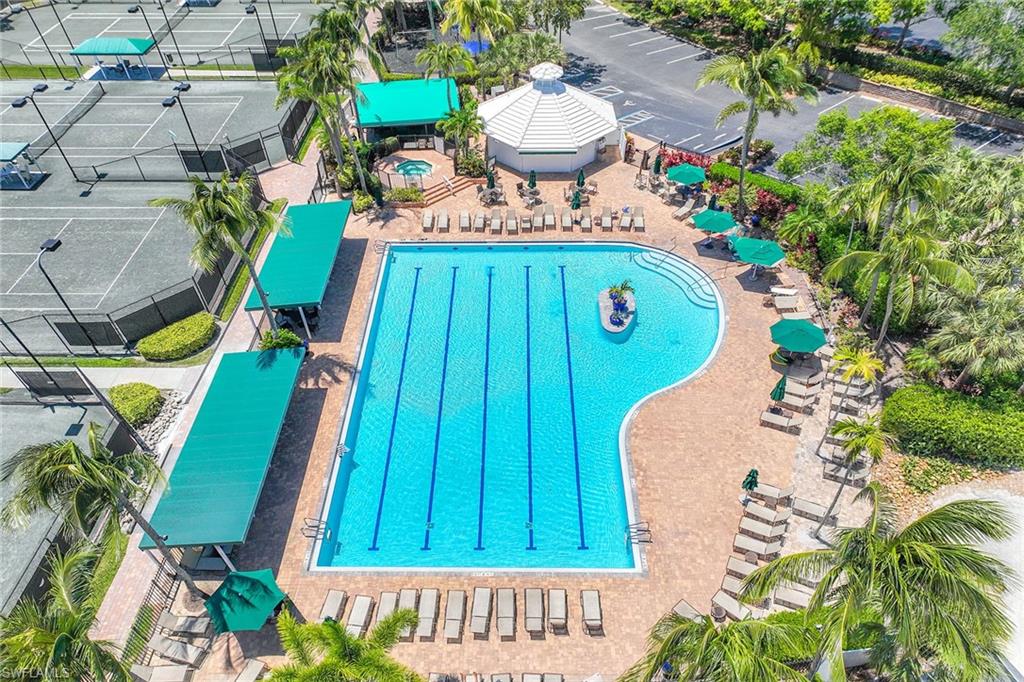 Sterling Oaks Clubhouse Pool