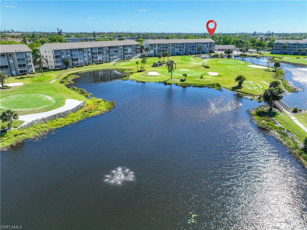 Bird's eye view of a golf club and apartment complex / building