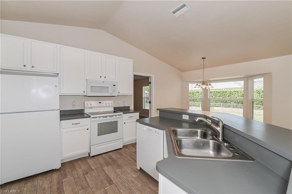 2908 SW 16th PL photo 6