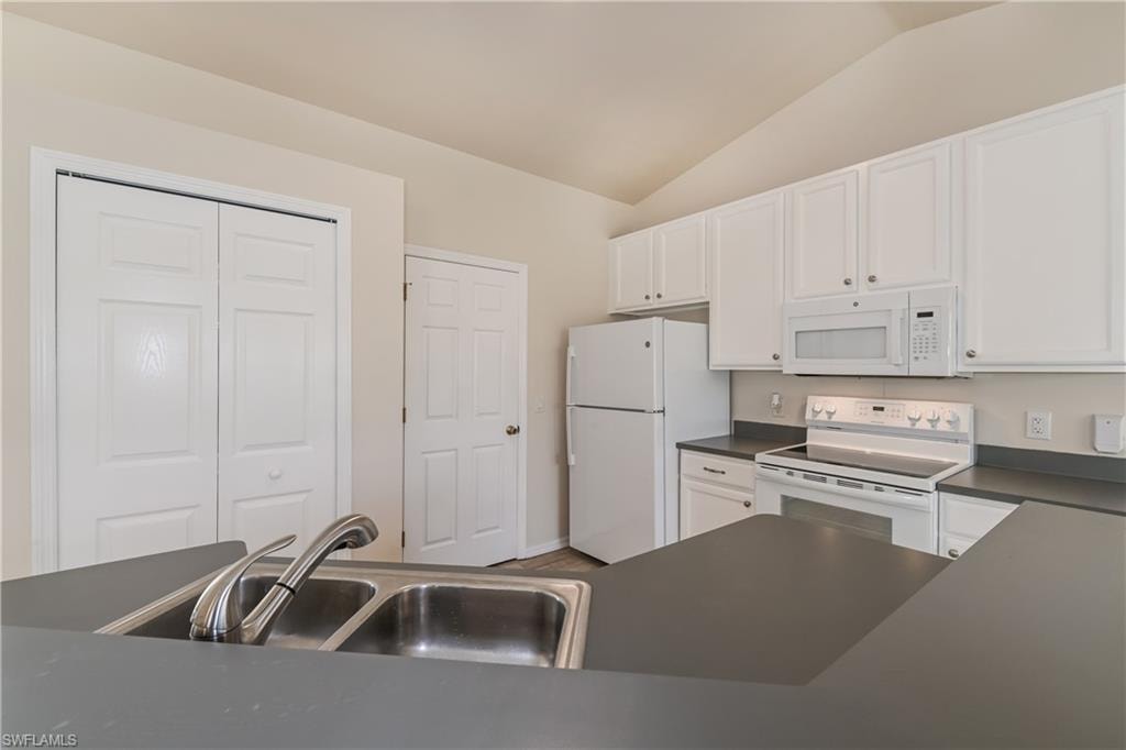 2908 SW 16th PL photo 7