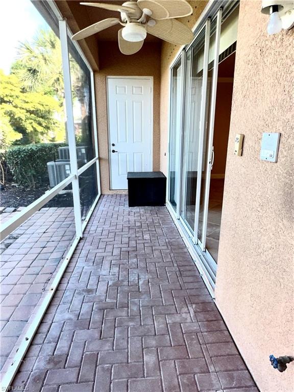 SCREENED-IN LANAI