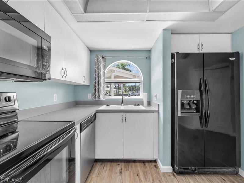 28 Cosmopolitan DR 15 photo 13