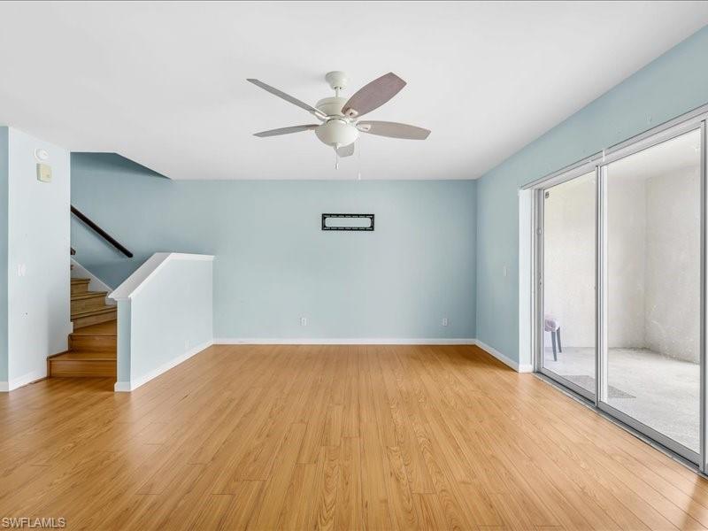28 Cosmopolitan DR 15 photo 26