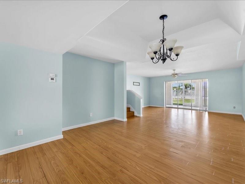 28 Cosmopolitan DR 15 photo 22