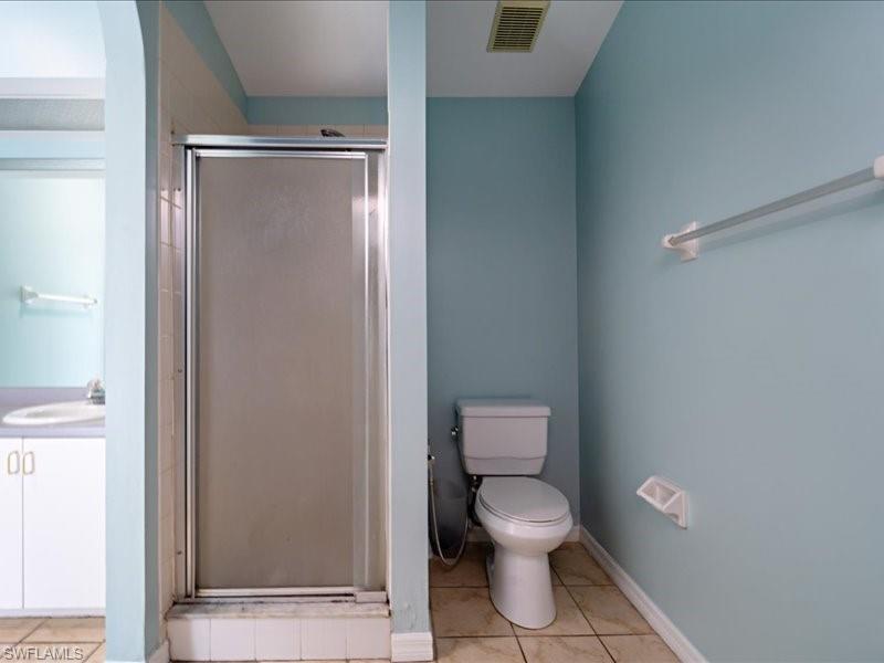 28 Cosmopolitan DR 15 photo 36