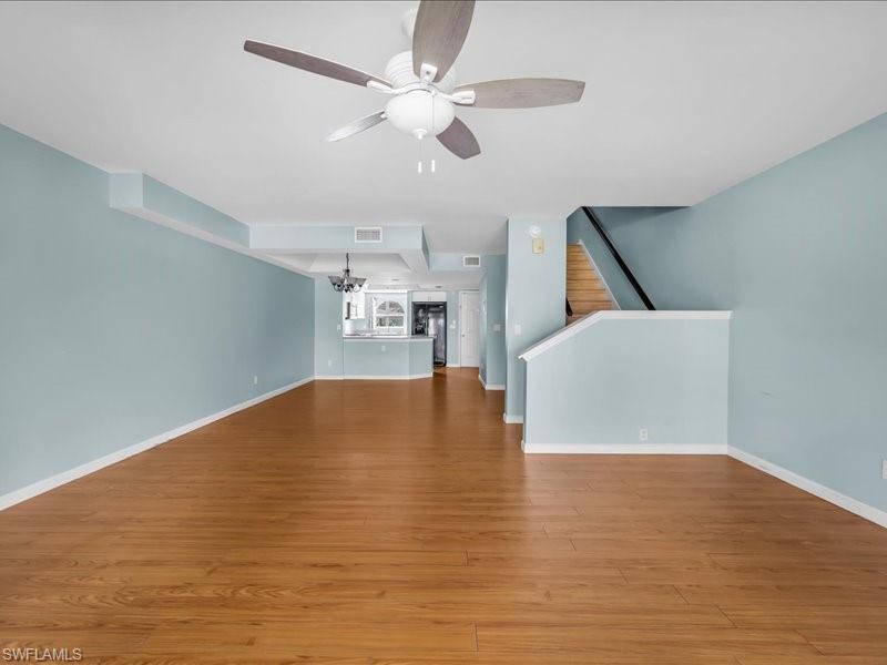 28 Cosmopolitan DR 15 photo 24